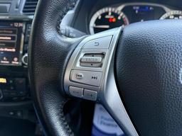 Nissan Navara 2.3 dCi Tekna Auto 4WD Euro 6 4dr at 32th