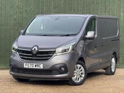 Renault Trafic 2.0 dCi ENERGY 28 Sport SWB Standard Roof Euro 6 (s/s) 5dr at 9th