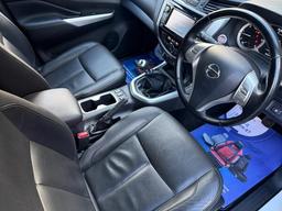 Nissan Navara 2.3 dCi Tekna 4WD Euro 6 (s/s) 4dr at 2th