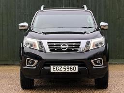 Nissan Navara 2.3 dCi Tekna Auto 4WD Euro 6 4dr at 5th