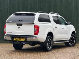 Nissan Navara 2.3 dCi Tekna Auto 4WD Euro 6 4dr at 2th