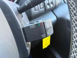 Renault Trafic 2.0 dCi ENERGY 28 Black Edition EDC SWB Standard Roof Euro 6 (s/s) 5dr at 32th