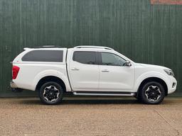 Nissan Navara 2.3 dCi Tekna Auto 4WD Euro 6 4dr at 9th