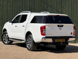 Nissan Navara 2.3 dCi Tekna 4WD Euro 6 (s/s) 4dr at 14th