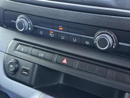 Peugeot Expert 2.0 BlueHDi 1400 Professional Premium Standard Panel Van MWB Euro 6 (s/s) 6dr at 20th