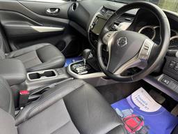 Nissan Navara 2.3 dCi N-Guard Auto 4WD Euro 6 4dr at 42th