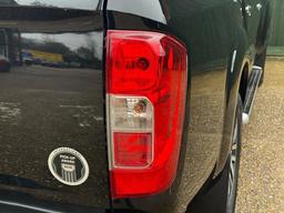 Nissan Navara 2.3 dCi Tekna Auto 4WD Euro 6 4dr at 41th