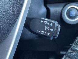 Toyota Hilux 2.4 D-4D Invincible Auto 4WD Euro 6 4dr (TSS, 3.5t) at 28th