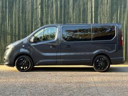 Renault Trafic 2.0 dCi ENERGY 28 Black Edition EDC SWB Standard Roof Euro 6 (s/s) 5dr at 15th
