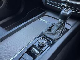 Volvo XC60 2.0 D4 R-Design Auto Euro 6 (s/s) 5dr at 16th