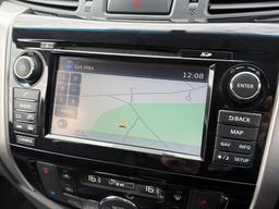 Nissan Navara 2.3 dCi Tekna Auto 4WD Euro 6 4dr at 11th