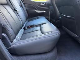 Nissan Navara 2.3 dCi Tekna Auto 4WD Euro 6 4dr at 35th