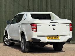 Mitsubishi L200 2.4 DI-D DC Warrior 4WD Euro 6 4dr at 15th