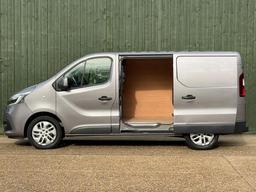 Renault Trafic 2.0 dCi ENERGY 28 Sport SWB Standard Roof Euro 6 (s/s) 5dr at 12th