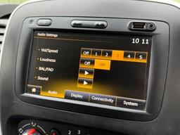 Renault Trafic 2.0 dCi ENERGY 28 Sport SWB Standard Roof Euro 6 (s/s) 5dr at 14th