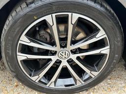 Volkswagen Golf 1.5 TSI EVO R-Line DSG Euro 6 (s/s) 5dr at 21th