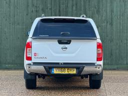 Nissan Navara 2.3 dCi Tekna 4WD Euro 6 (s/s) 4dr at 17th