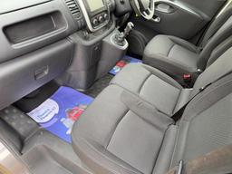 Renault Trafic 2.0 dCi ENERGY 28 Sport SWB Standard Roof Euro 6 (s/s) 5dr at 10th