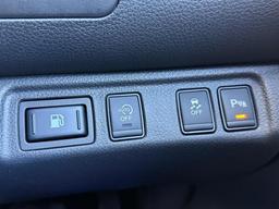 Nissan Navara 2.3 dCi Tekna 4WD Euro 6 (s/s) 4dr at 27th