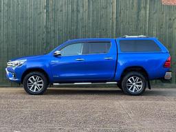 Toyota Hilux 2.4 D-4D Invincible Auto 4WD Euro 6 4dr (TSS, 3.5t) at 9th