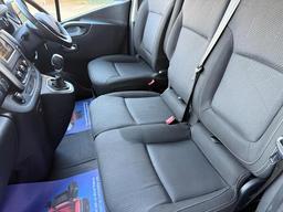 Renault Trafic 2.0 dCi ENERGY 28 Black Edition EDC SWB Standard Roof Euro 6 (s/s) 5dr at 10th