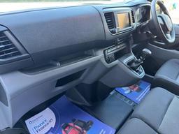 Peugeot Expert 2.0 BlueHDi 1400 Professional Premium Standard Panel Van MWB Euro 6 (s/s) 6dr at 8th