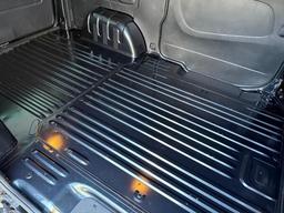 Renault Trafic 2.0 dCi ENERGY 28 Black Edition EDC SWB Standard Roof Euro 6 (s/s) 5dr at 41th