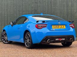 Toyota GT86 2.0 Boxer D-4S Club Series Blue Edition Euro 6 2dr at 11th
