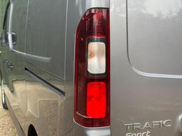 Renault Trafic 2.0 dCi ENERGY 28 Sport SWB Standard Roof Euro 6 (s/s) 5dr at 40th