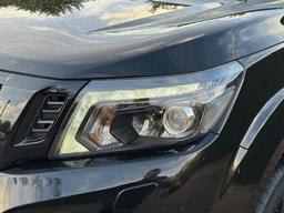 Nissan Navara 2.3 dCi N-Guard Auto 4WD Euro 6 4dr at 52th