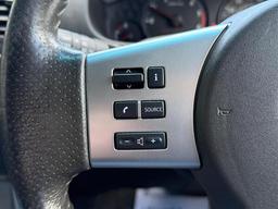 Nissan Navara 2.5 dCi Tekna Auto 4WD Euro 5 4dr at 17th