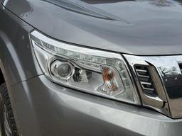 Nissan Navara 2.3 dCi Tekna Auto 4WD Euro 6 4dr at 40th