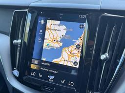 Volvo XC60 2.0 D4 R-Design Auto Euro 6 (s/s) 5dr at 25th