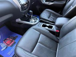 Nissan Navara 2.3 dCi Tekna Auto 4WD Euro 6 4dr at 17th