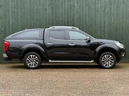 Nissan Navara 2.3 dCi Tekna Auto 4WD Euro 6 4dr at 19th
