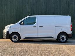 Peugeot Expert 2.0 BlueHDi 1400 Professional Premium Standard Panel Van MWB Euro 6 (s/s) 6dr at 9th