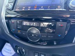 Nissan Navara 2.3 dCi Tekna Auto 4WD Euro 6 4dr at 19th