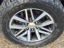 Toyota Hilux 2.4 D-4D Invincible Auto 4WD Euro 6 4dr (TSS, 3.5t) at 37th