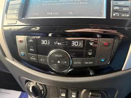 Nissan Navara 2.3 dCi Tekna 4WD Euro 6 (s/s) 4dr at 34th