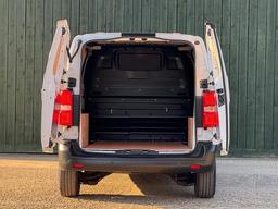 Peugeot Expert 2.0 BlueHDi 1400 Professional Premium Standard Panel Van MWB Euro 6 (s/s) 6dr at 29th