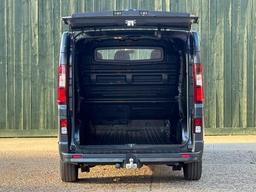 Renault Trafic 2.0 dCi ENERGY 28 Black Edition EDC SWB Standard Roof Euro 6 (s/s) 5dr at 27th