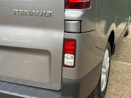 Renault Trafic 2.0 dCi ENERGY 28 Sport SWB Standard Roof Euro 6 (s/s) 5dr at 37th