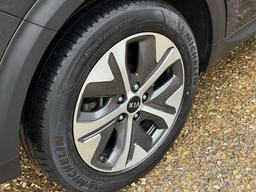 Kia Niro 64kWh 4 Auto 5dr at 39th