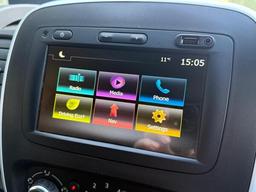 Renault Trafic 2.0 dCi ENERGY 28 Black Edition EDC SWB Standard Roof Euro 6 (s/s) 5dr at 11th