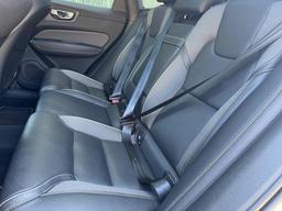 Volvo XC60 2.0 D4 R-Design Auto Euro 6 (s/s) 5dr at 18th