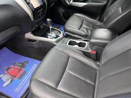 Nissan Navara 2.3 dCi Tekna Auto 4WD Euro 6 4dr at 13th