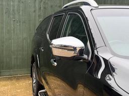 Nissan Navara 2.3 dCi Tekna Auto 4WD Euro 6 4dr at 45th