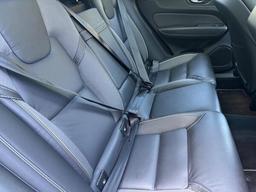 Volvo XC60 2.0 D4 R-Design Auto Euro 6 (s/s) 5dr at 20th