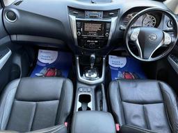 Nissan Navara 2.3 dCi Tekna Auto 4WD Euro 6 4dr at 10th
