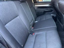 Toyota Hilux 2.4 D-4D Invincible Auto 4WD Euro 6 4dr (TSS, 3.5t) at 40th